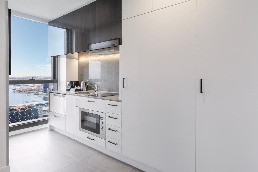 Meriton Suites Melbourne — 4