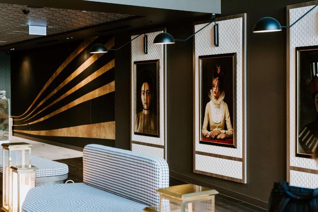 The Motley Hotel Melbourne, Tapestry Collection by Hilton — 4