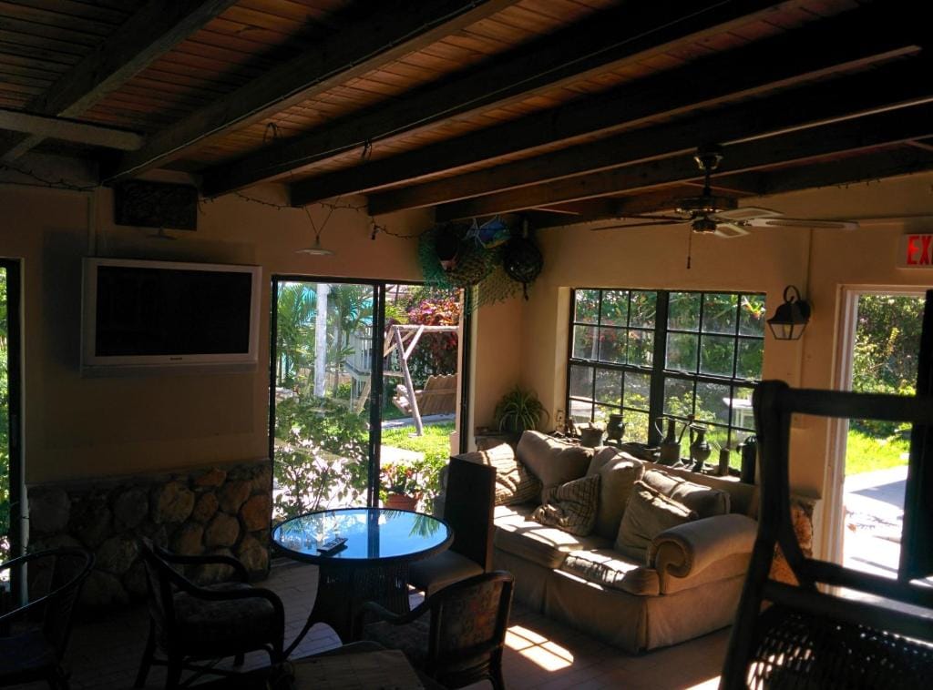 Orange Hill Beach Inn — 3