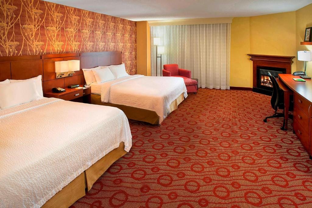 Courtyard by Marriott Niagara Falls — 2