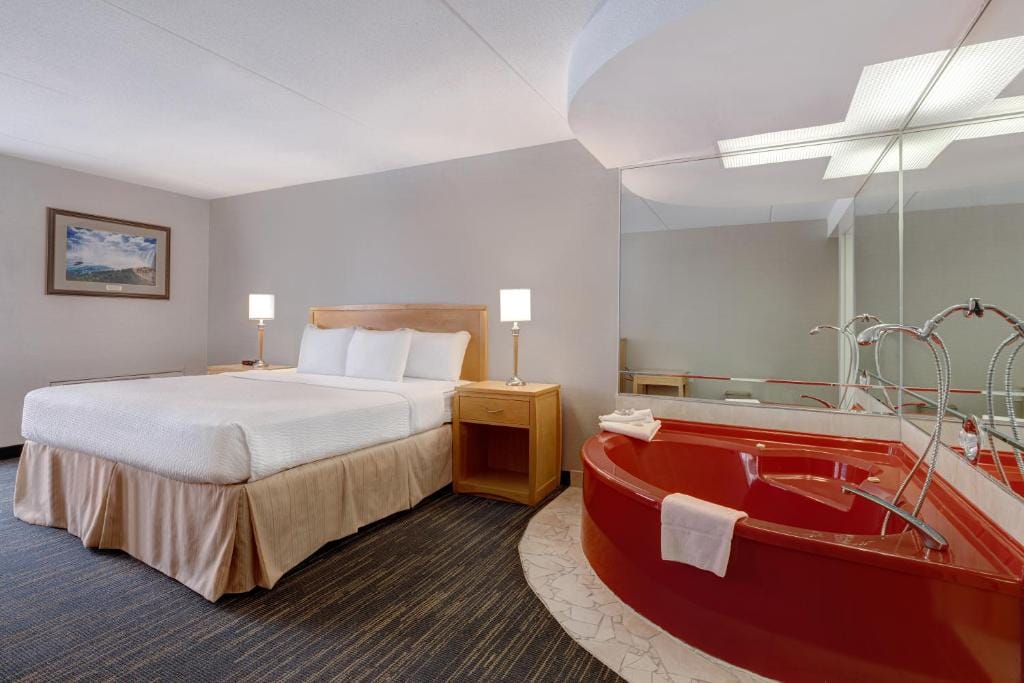 Days Inn by Wyndham Niagara Falls Near The Falls — 2