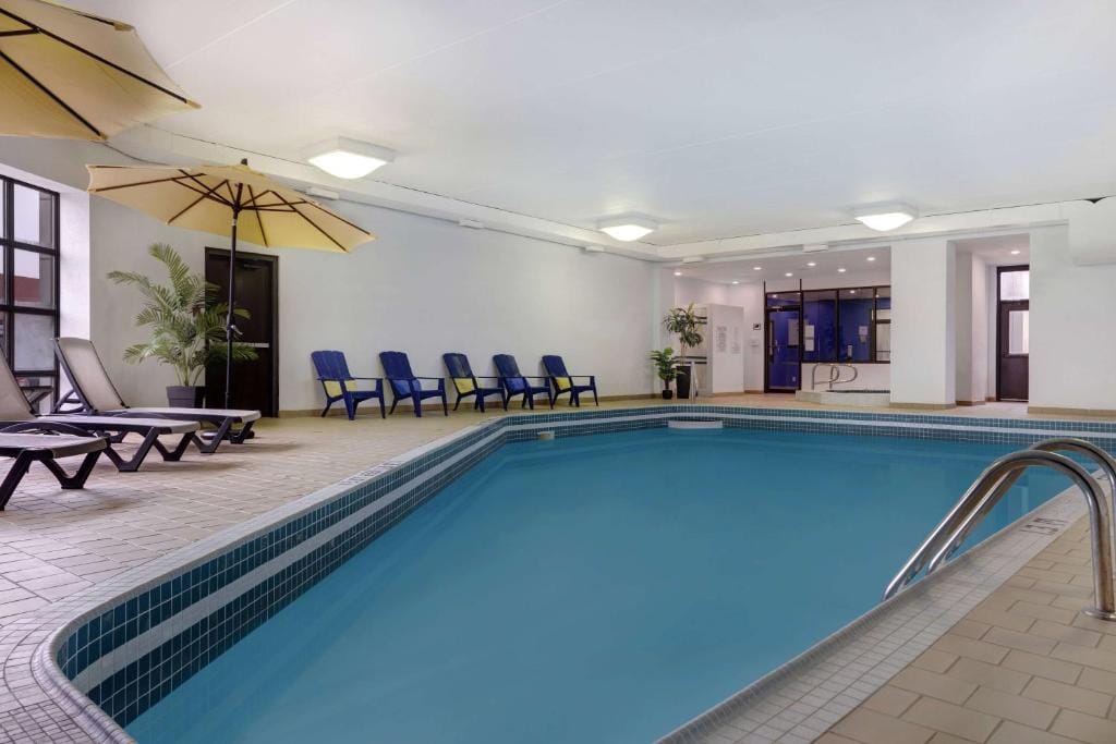 Days Inn by Wyndham Niagara Falls Near The Falls — 4