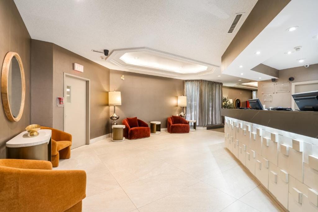 Ramada Plaza by Wyndham Niagara Falls — 5