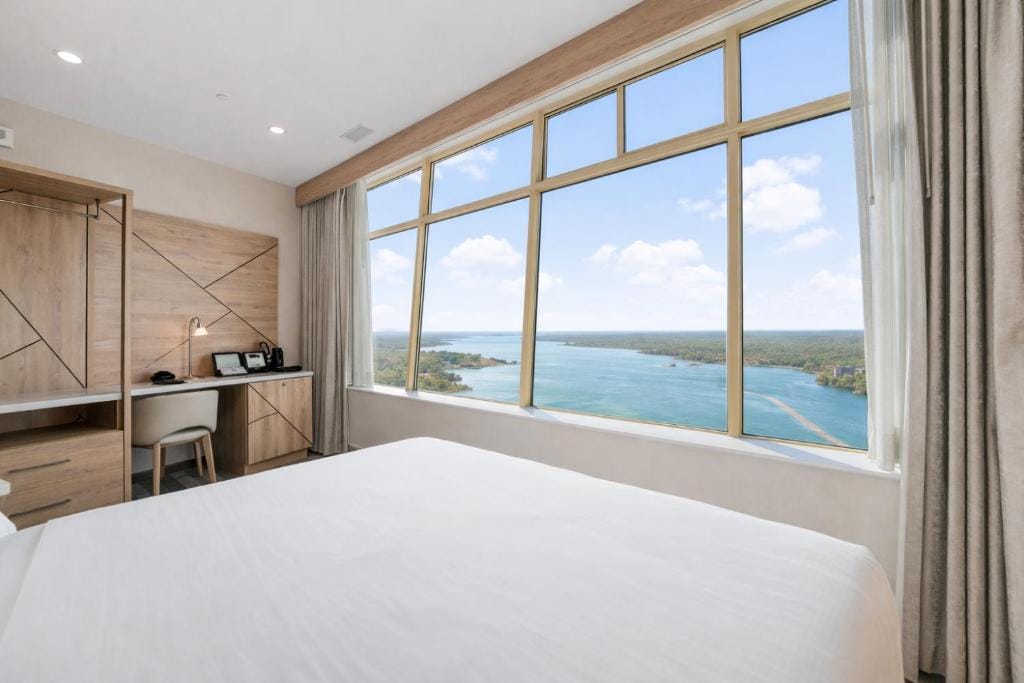 Tower Hotel at Fallsview — 3