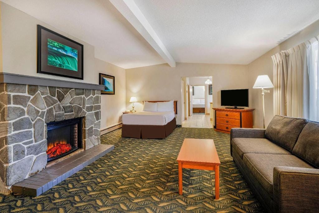 Travelodge by Wyndham Niagara Falls At the Falls — 5