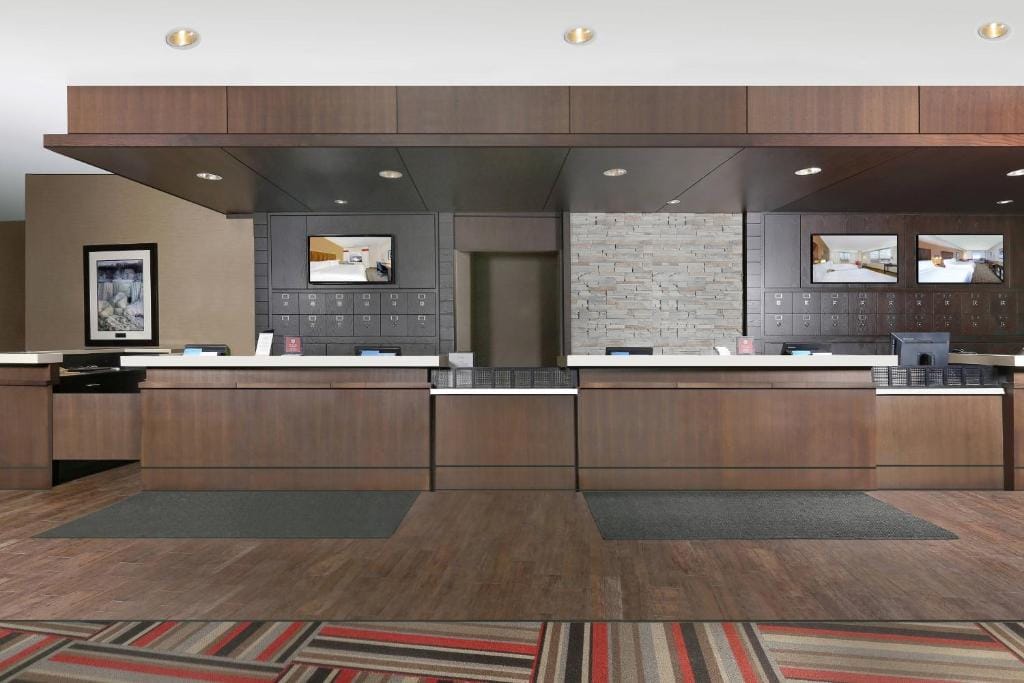 Wyndham Grand Fallsview Hotel — 4