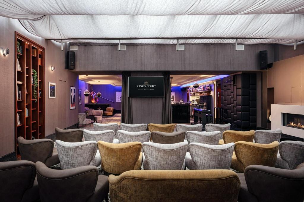 Hotel KINGS COURT — 4