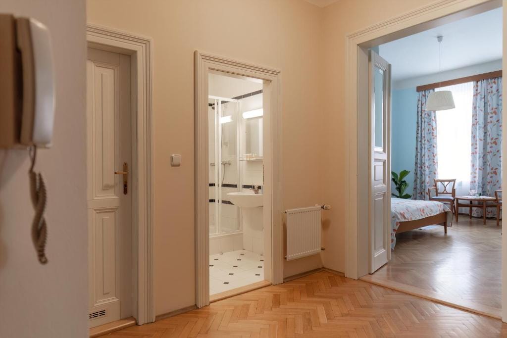 Sibelius Apartments Prague - Art Nouveau Residence 1902 — 2