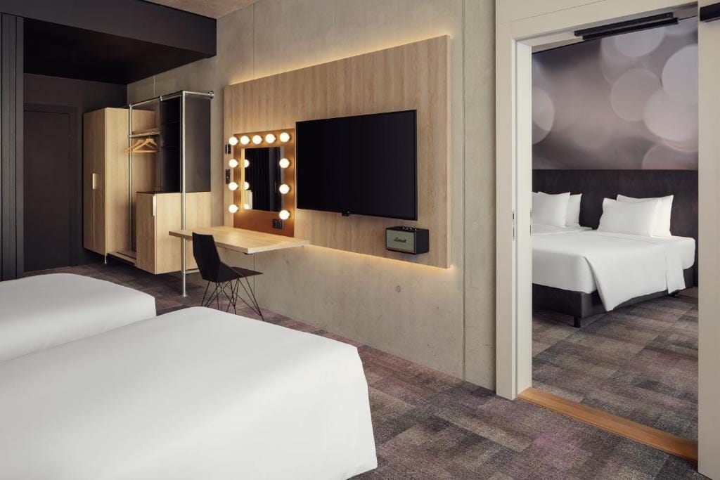 STAGES HOTEL Prague, a Tribute Portfolio Hotel — 3