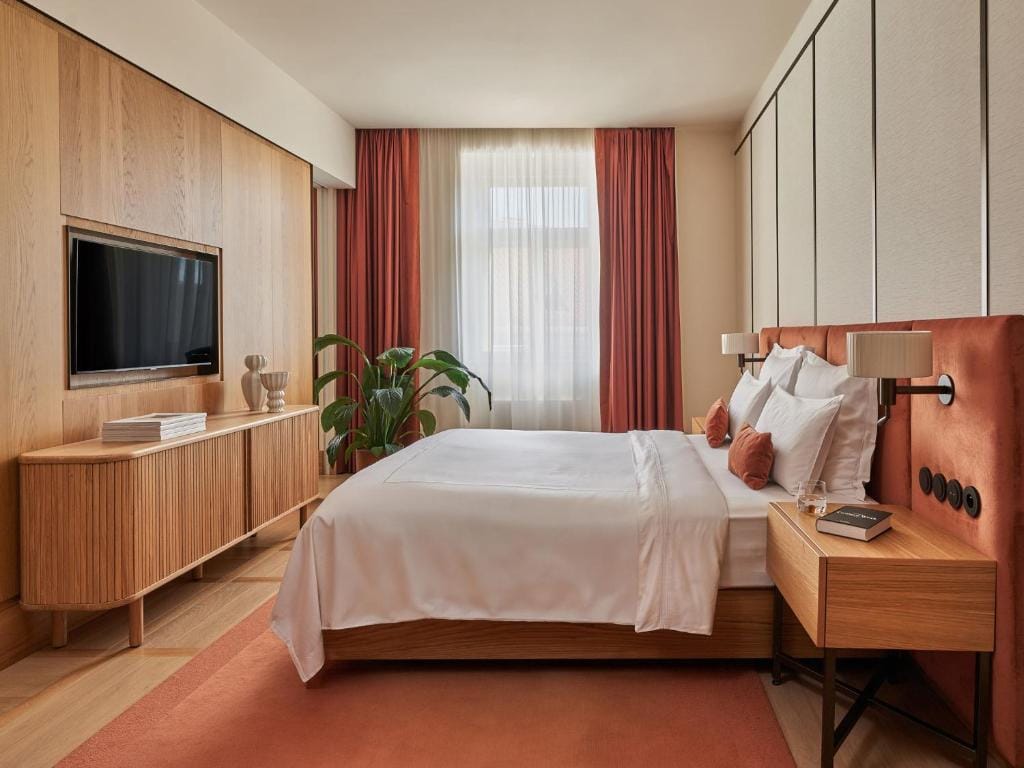 The Julius Prague — 1