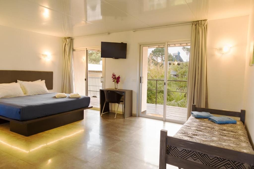 Undarius Hotel (exclusively gay men) — 2