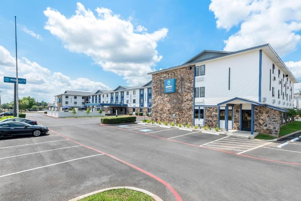 Clarion Pointe Shreveport West — 4