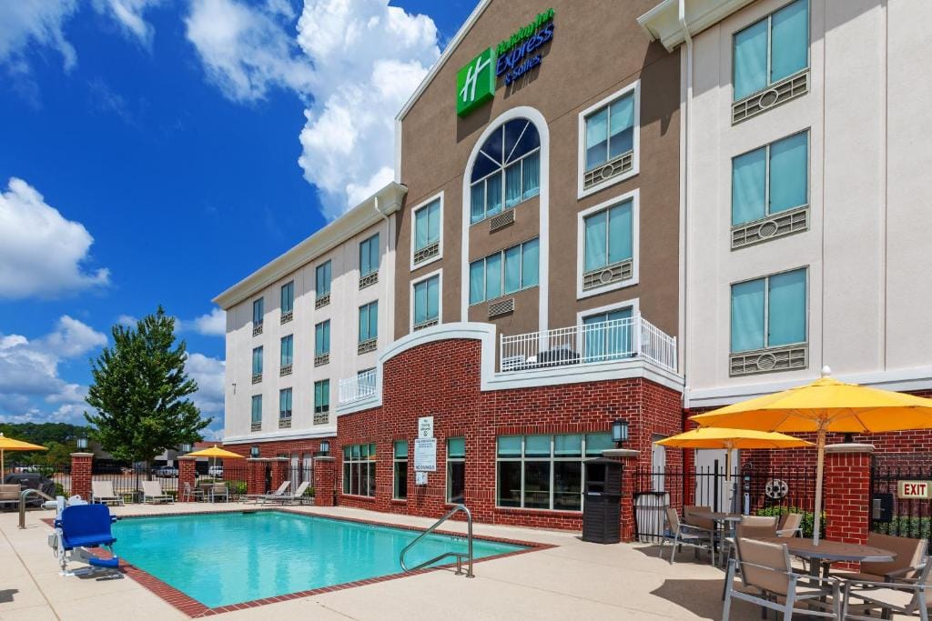 Holiday Inn Express Hotel and Suites Shreveport South Park Plaza by IHG — 4