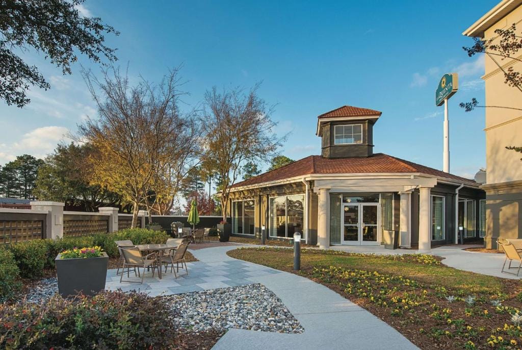 La Quinta Inn & Suites by Wyndham Shreveport Airport — 4
