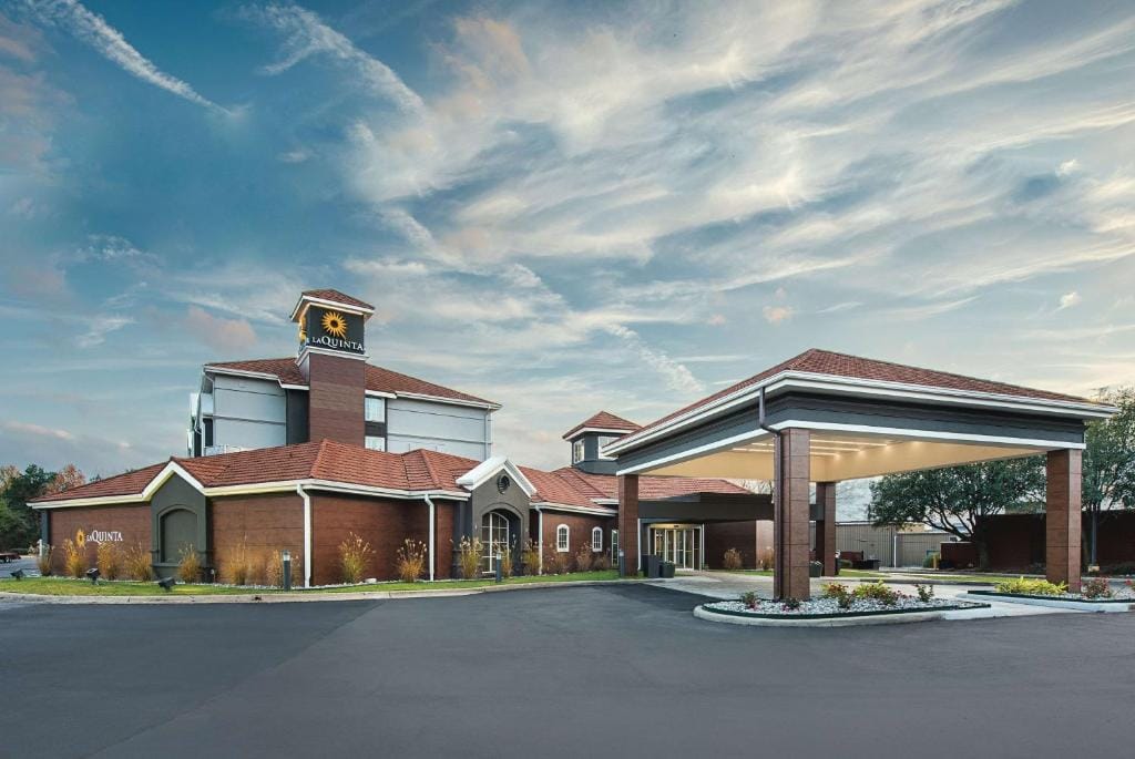 La Quinta Inn & Suites by Wyndham Shreveport Airport — 5