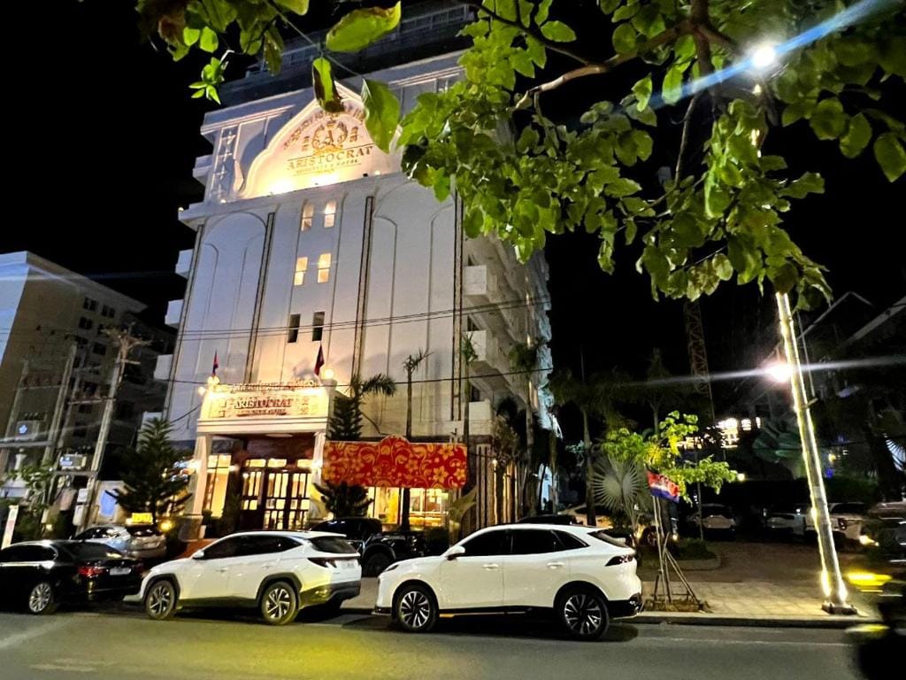 Aristocrat Residence & Hotel — 1