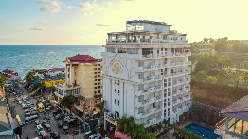 Aristocrat Residence & Hotel — 4