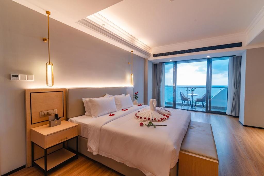 Billions Hotel — 1