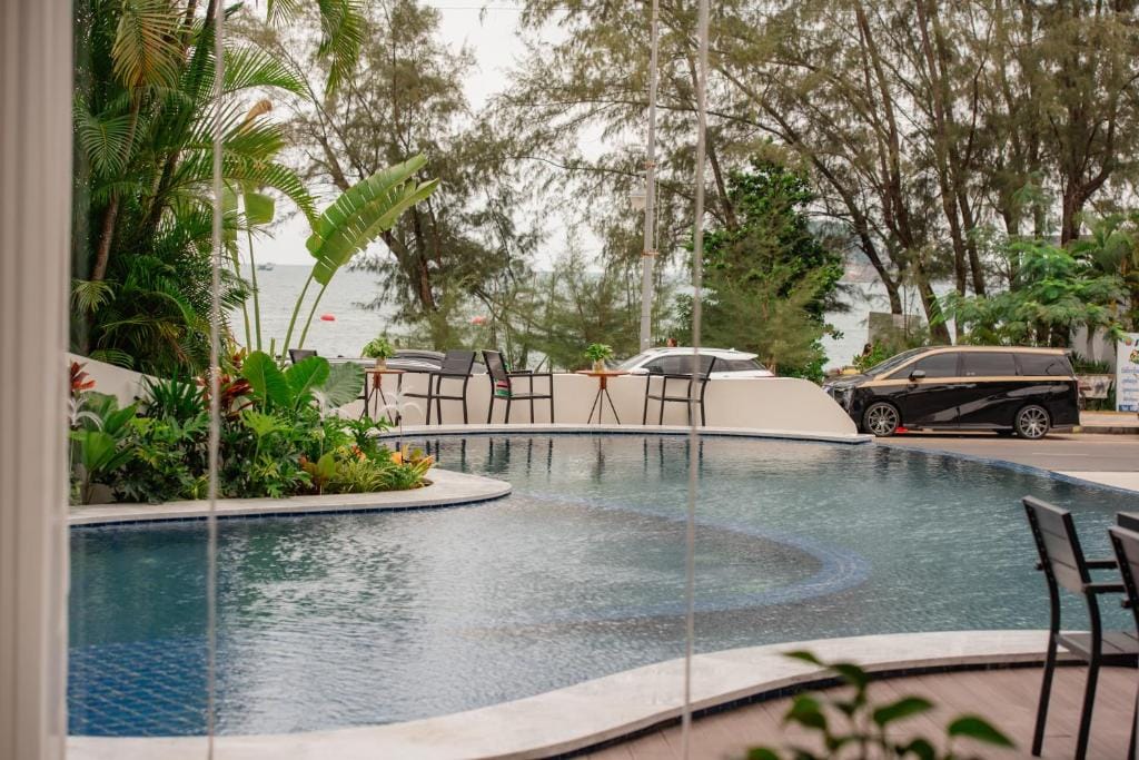 Billions Hotel — 4
