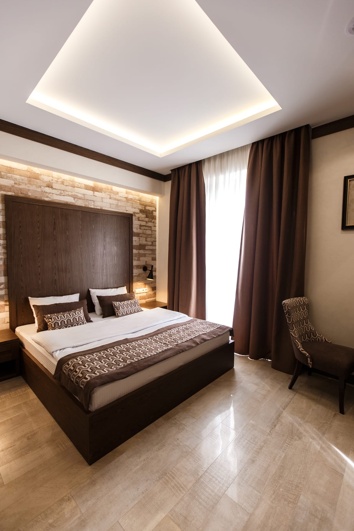 SIMPLE HOTEL — 1