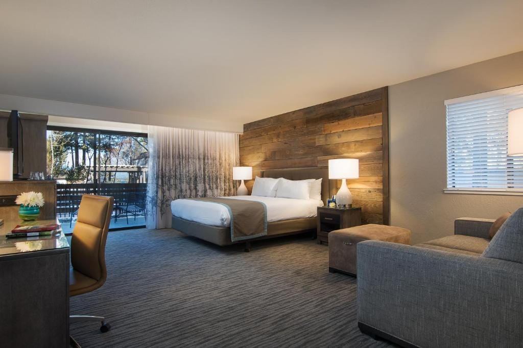 Hotel Azure — 2