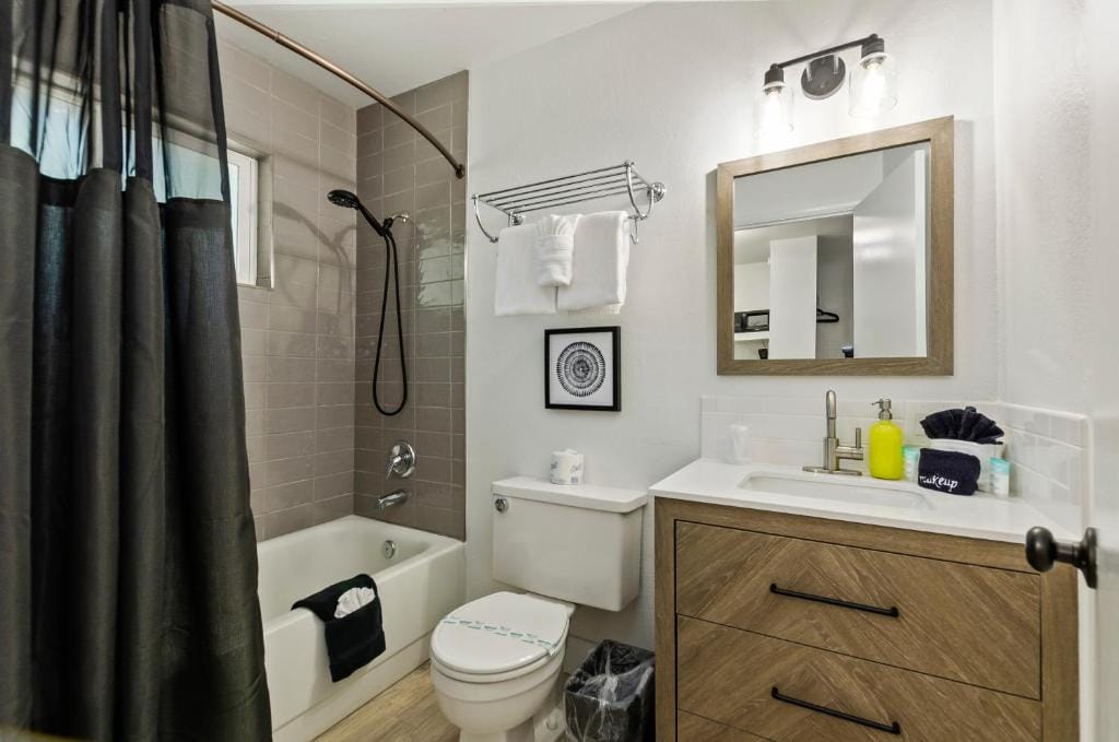 The Jeffrey Hotel — 5