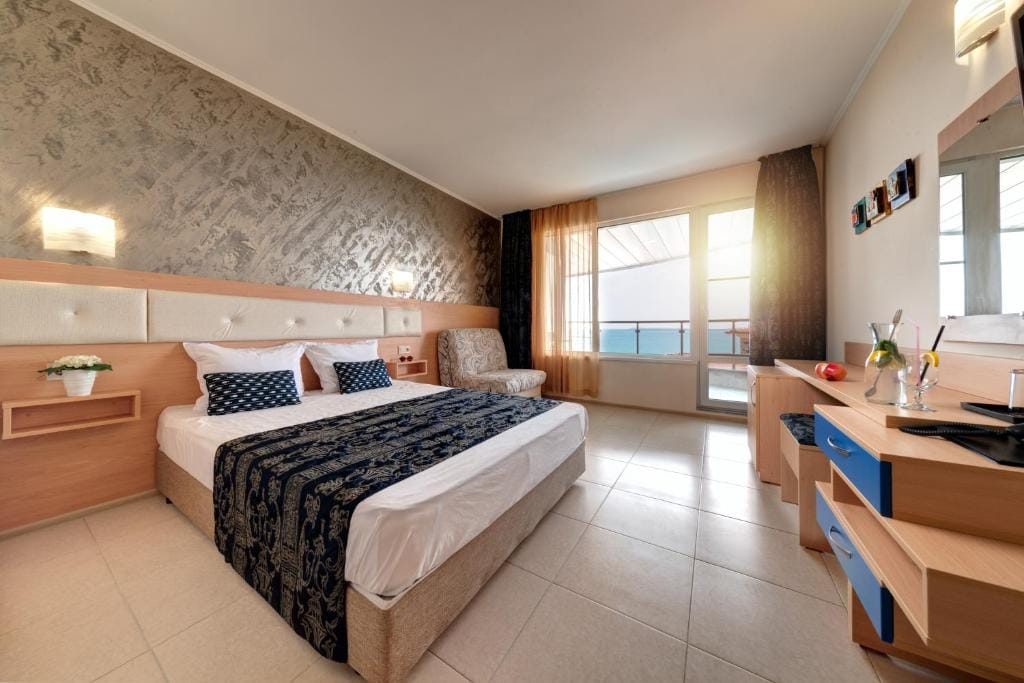 Blue Bay Hotel — 2