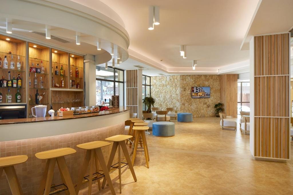 Hotel NOBEL Ultra All Inclusive - FREE Beach Access — 5