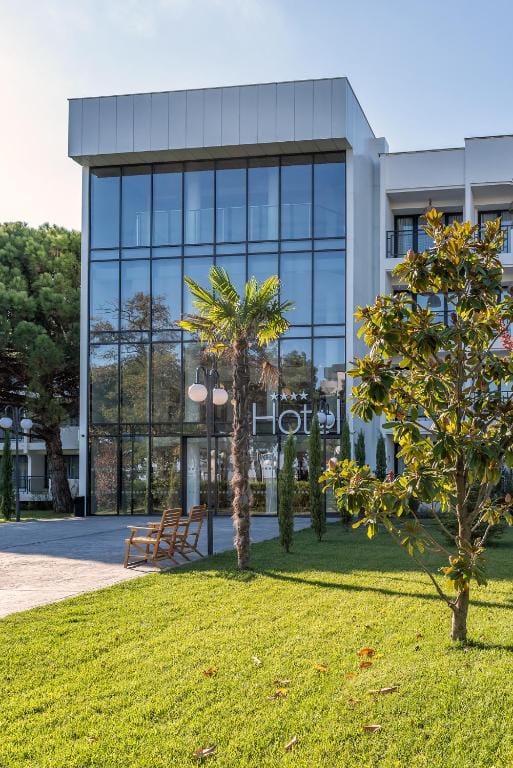 iHotel Sunny Beach — 1