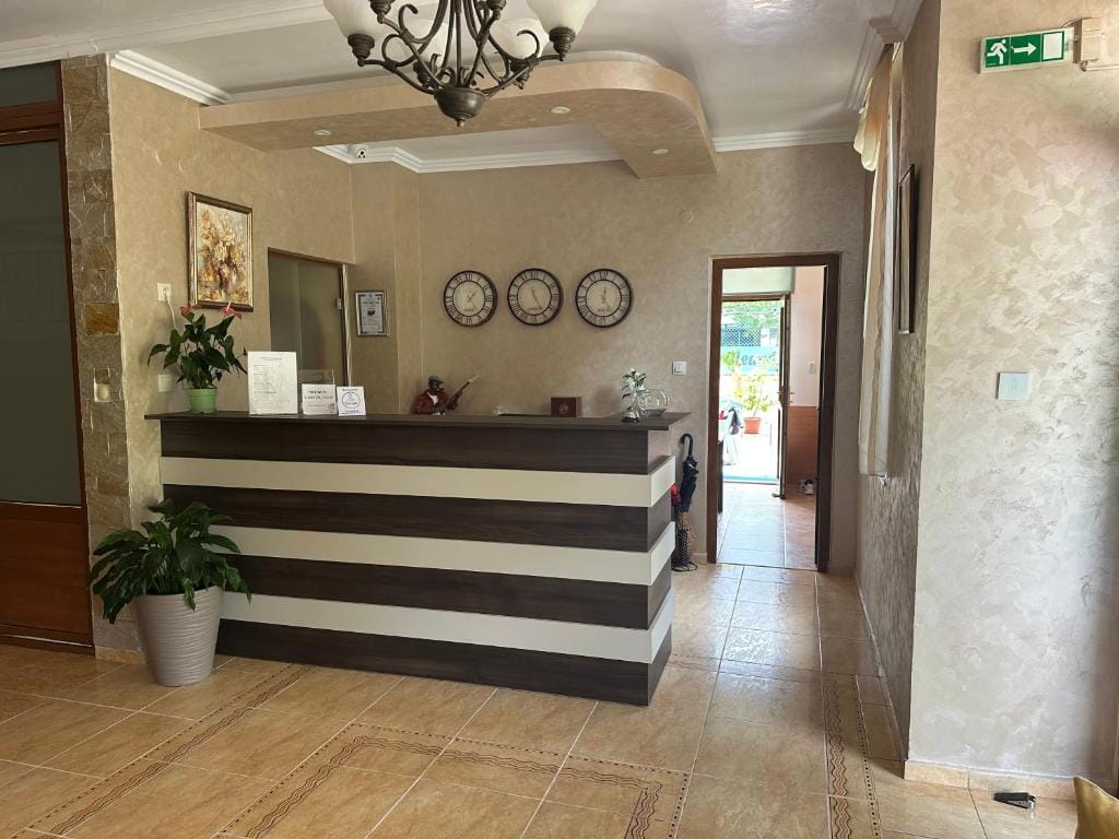 Oleander House and Tennis Club — 4