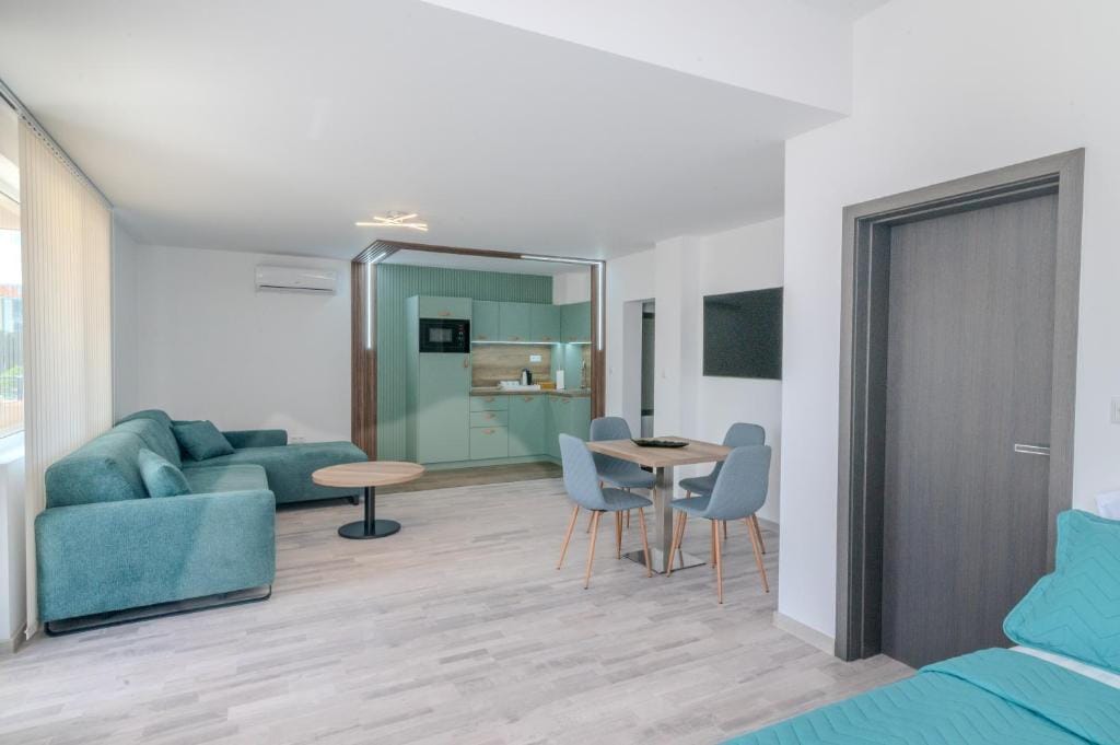 Sea Twins Luxury Aparthotel - 150 m from the beach — 4