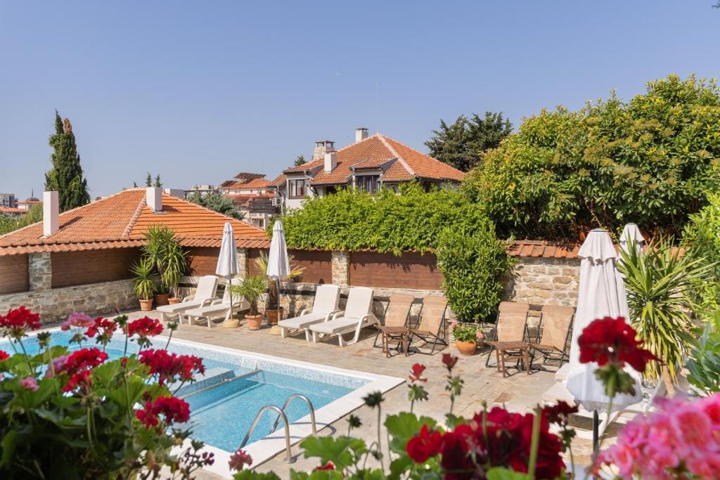 VILLA SOL — 4