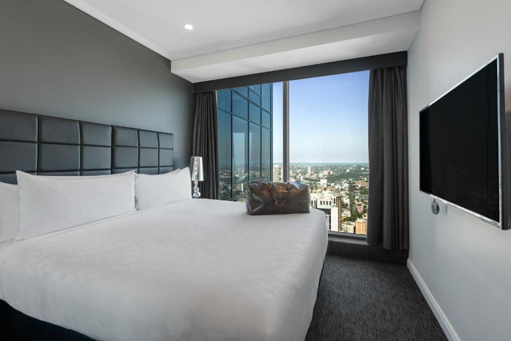 Meriton Suites World Tower, Sydney — 2