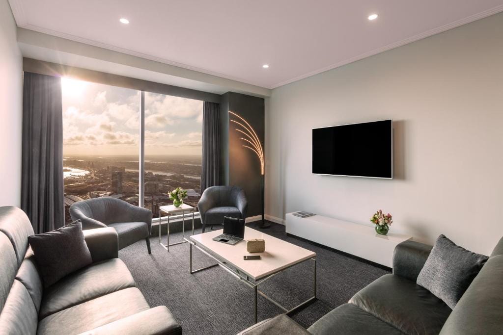 Meriton Suites World Tower, Sydney — 3